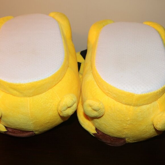 Pokemon Pikachu house shoes Youth size cheeks light up clean used little - Picture 6 of 7